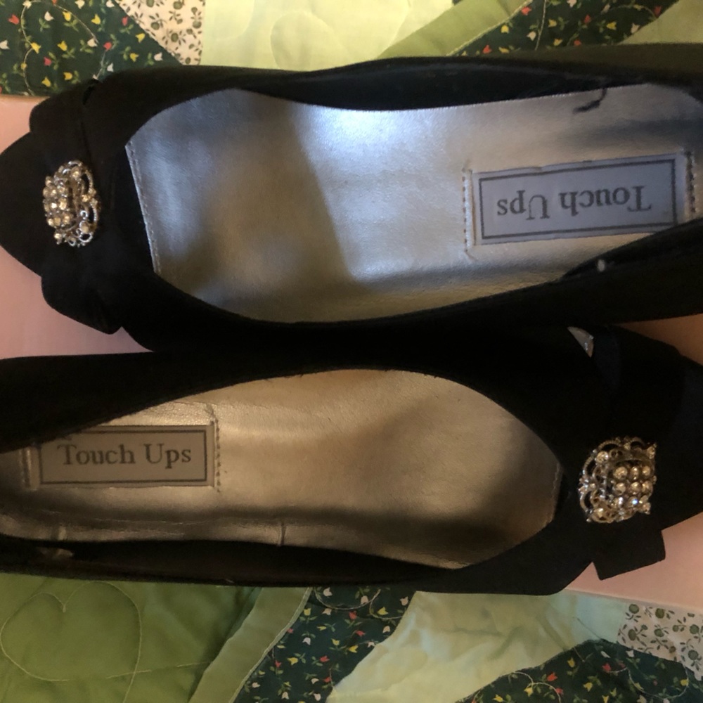 Womens size 9W Touch Ups “Dot”. Opened toe pump shoe. Wore once down the aisle